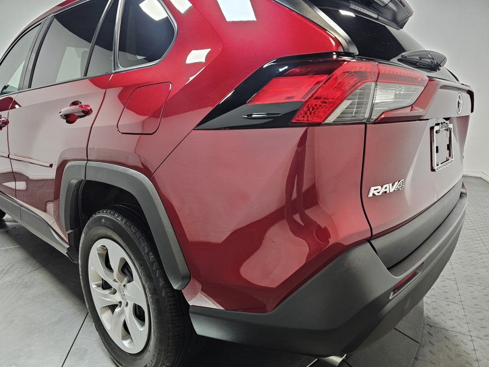 2022 Toyota RAV4 LE 10