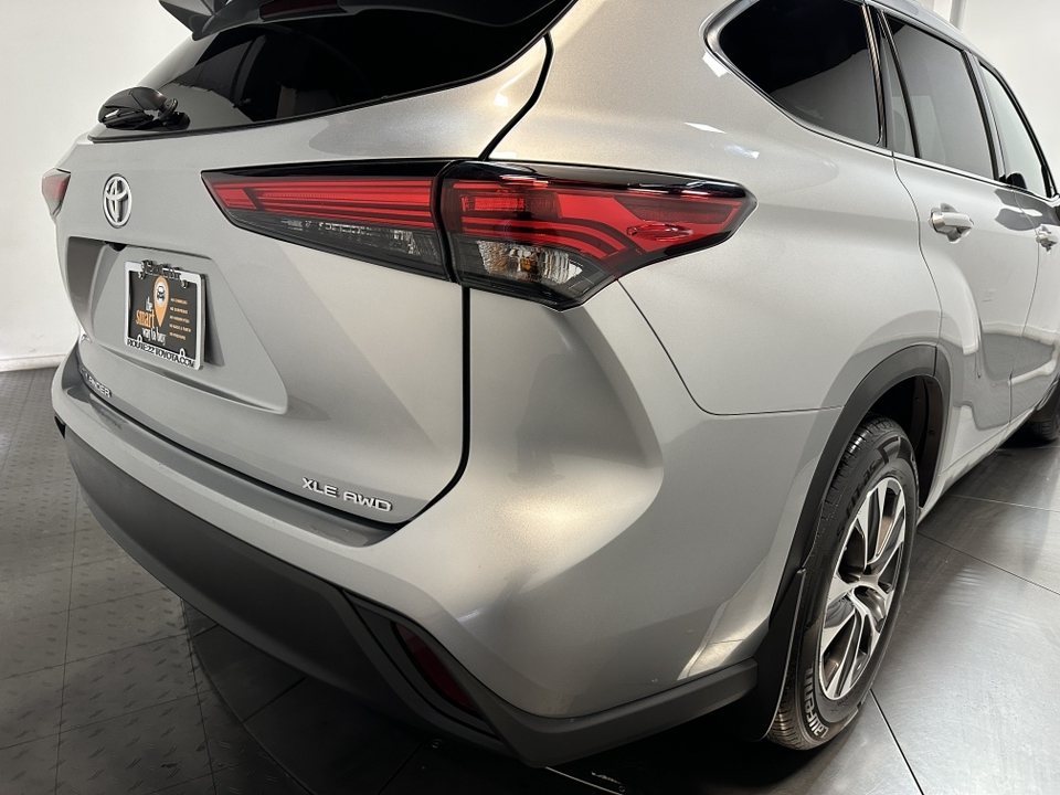 2022 Toyota Highlander XLE 14