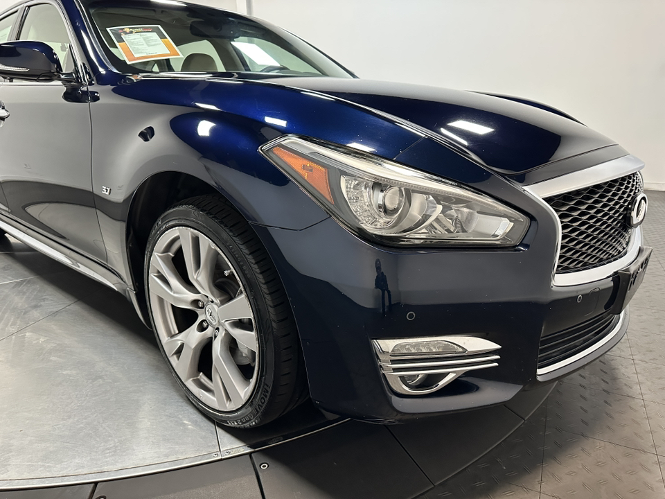 2016 INFINITI Q70L  3