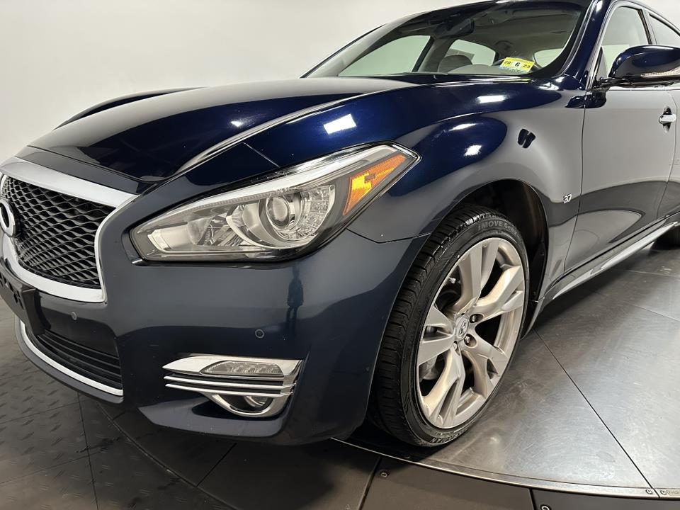 2016 INFINITI Q70L  7