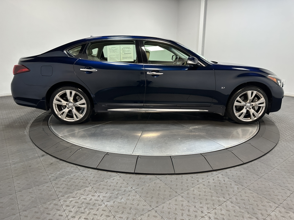 2016 INFINITI Q70L  15