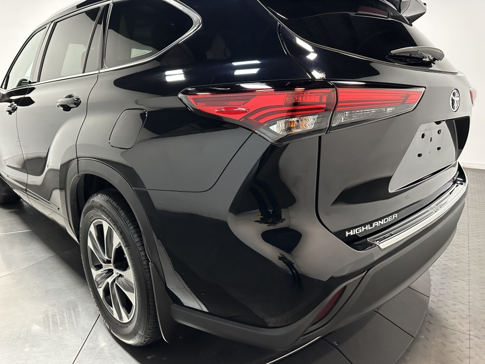 2022 Toyota Highlander XLE 10