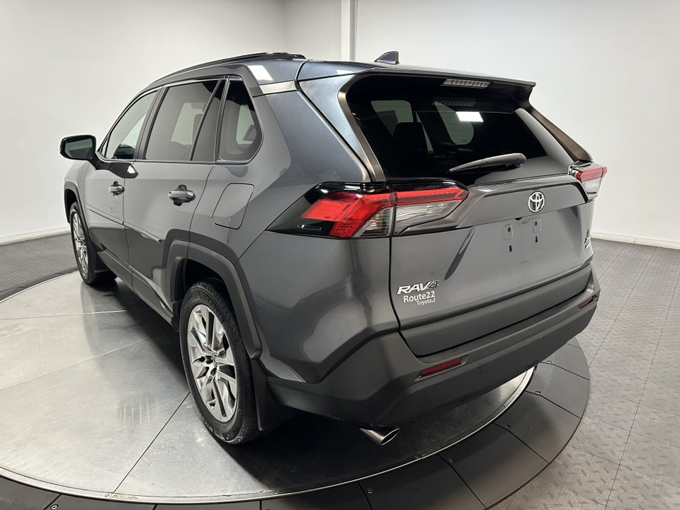 2021 Toyota RAV4 XLE Premium 9