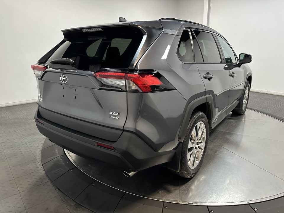 2021 Toyota RAV4 XLE Premium 13