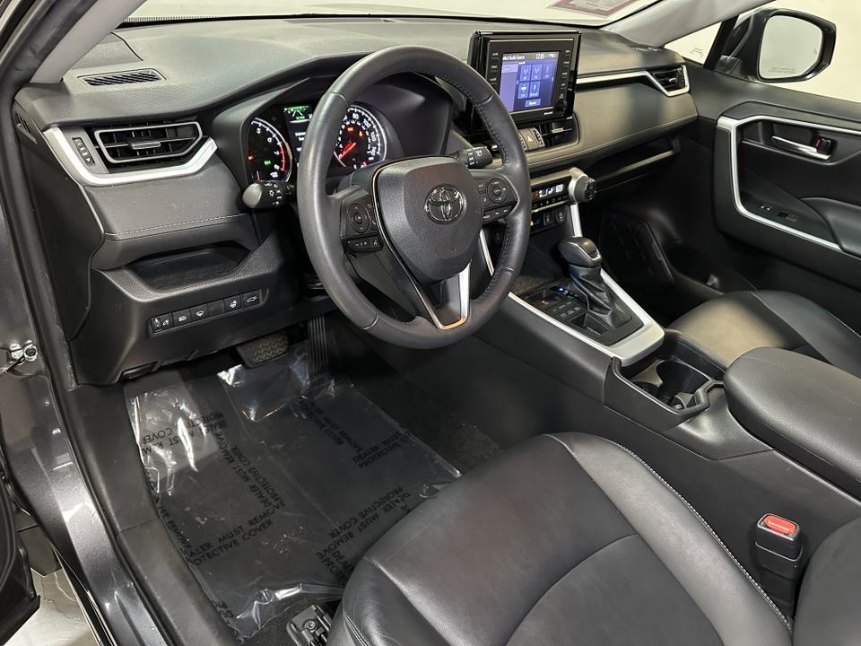 2021 Toyota RAV4 XLE Premium 24