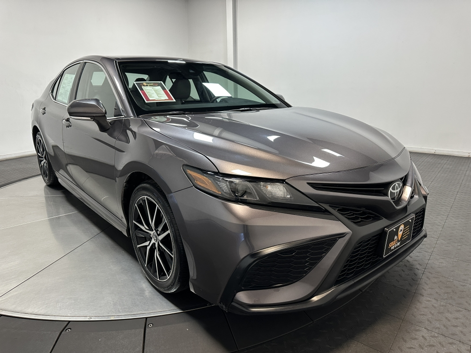 2023 Toyota Camry SE 2