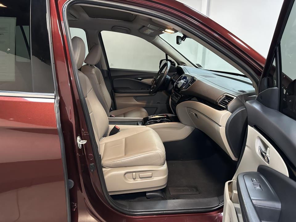 2020 Honda Pilot Touring 8-Passenger 39