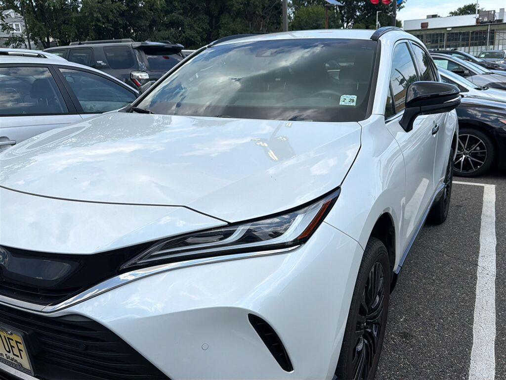 White (Wind Chill Pearl) 2024 Toyota Venza SUV / Crossover All-Wheel Drive Continuously Variable Transmission