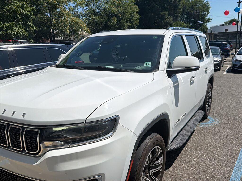 Bright White Clearcoat 2022 Jeep Wagoneer SUV / Crossover Four-Wheel Drive 8-Speed Automatic