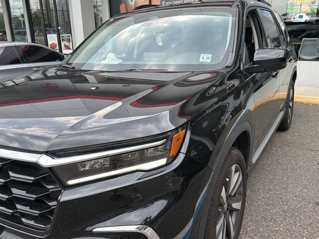 Crystal Black Pearl 2025 Honda Pilot SUV / Crossover All-Wheel Drive Automatic