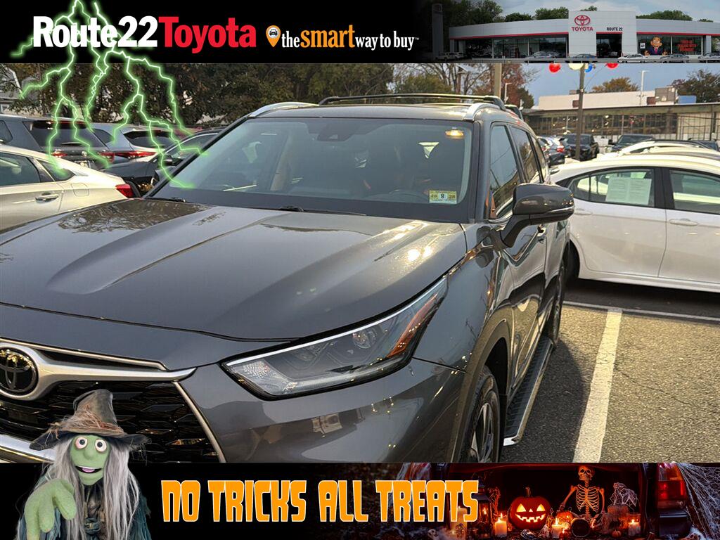 Magnetic Gray Metallic 2021 Toyota Highlander SUV / Crossover All-Wheel Drive Automatic