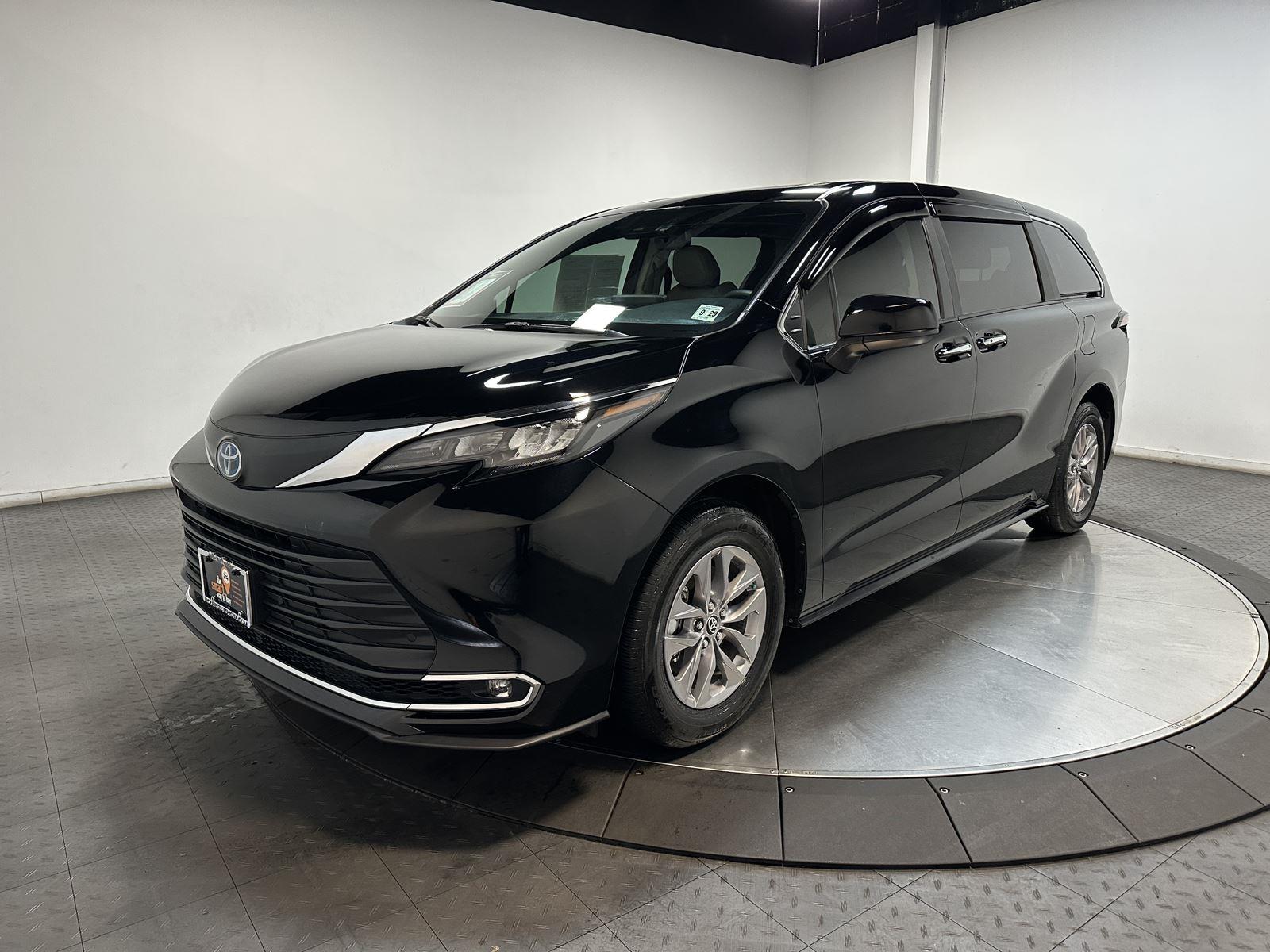 Midnight Black Metallic 2024 Toyota Sienna XLE 7-Passenger AWD Minivan All-Wheel Drive Continuously Variable Transmission