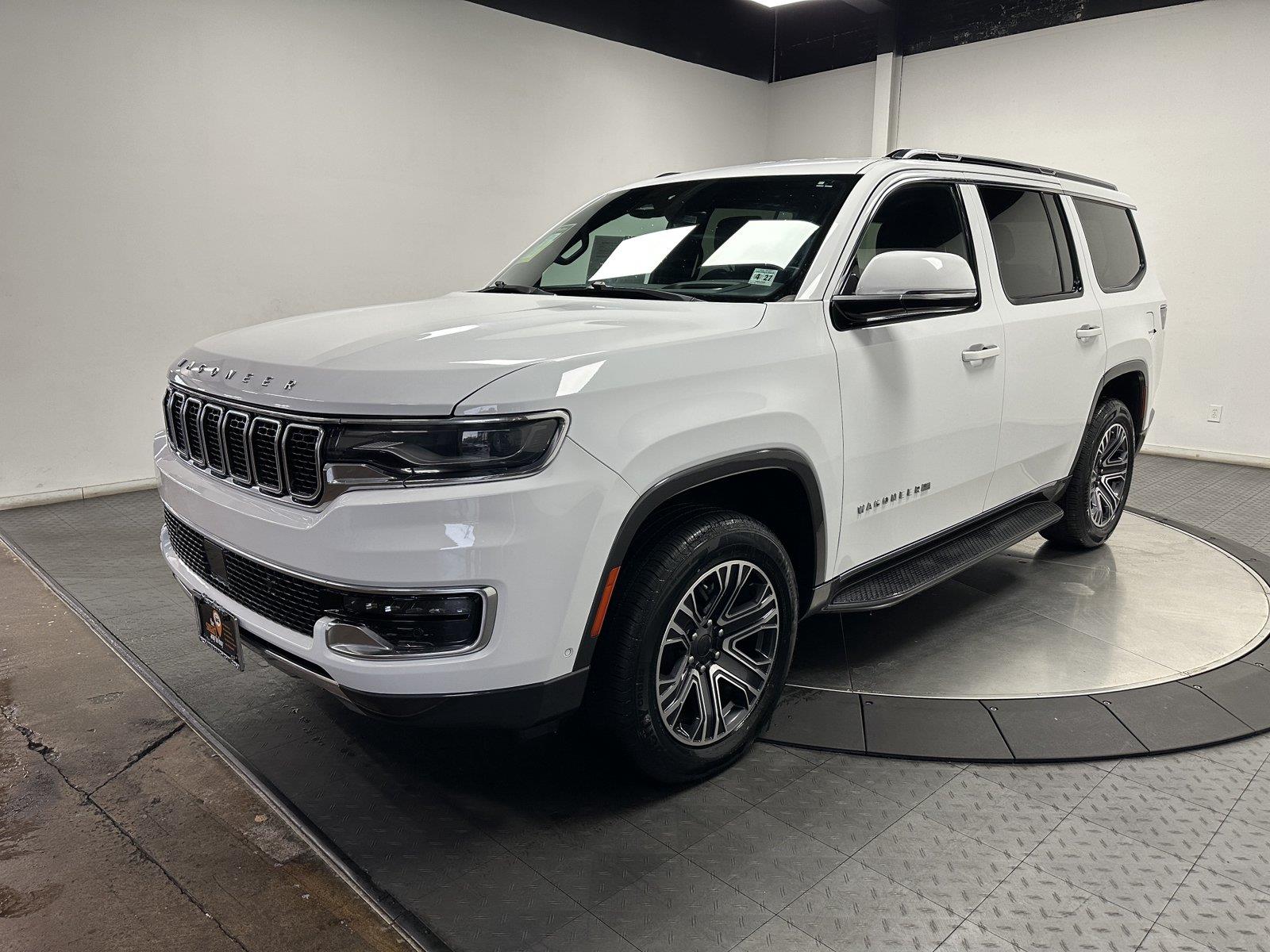 Bright White Clearcoat 2022 Jeep Wagoneer SUV / Crossover Four-Wheel Drive 8-Speed Automatic