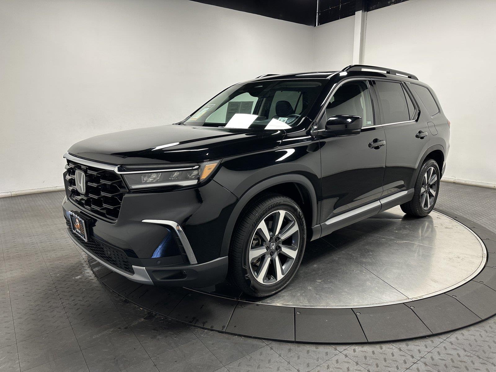 Crystal Black Pearl 2025 Honda Pilot SUV / Crossover All-Wheel Drive Automatic