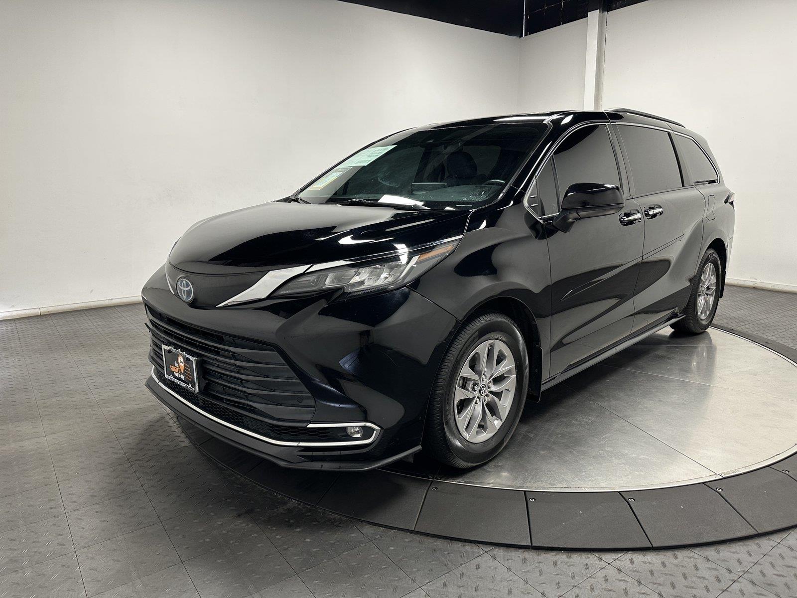  2022 Toyota Sienna XLE 7-Passenger FWD   