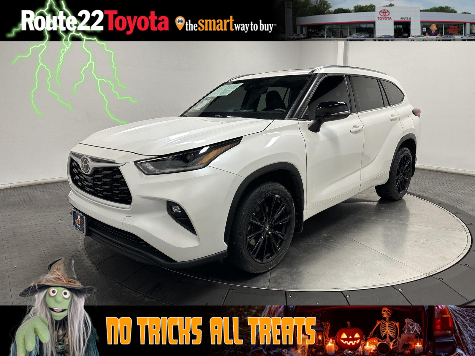 White (Blizzard Pearl) 2021 Toyota Highlander SUV / Crossover All-Wheel Drive Automatic