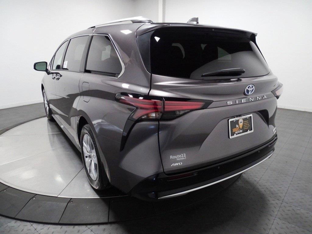 2023 Toyota Sienna Limited 5