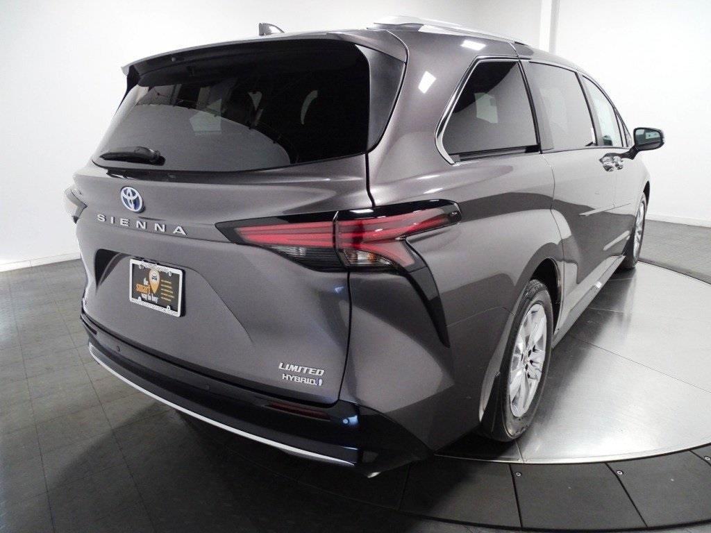 2023 Toyota Sienna Limited 7