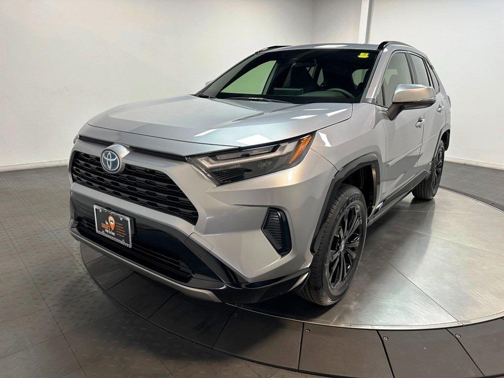 2024 Toyota RAV4 Hybrid SE 3