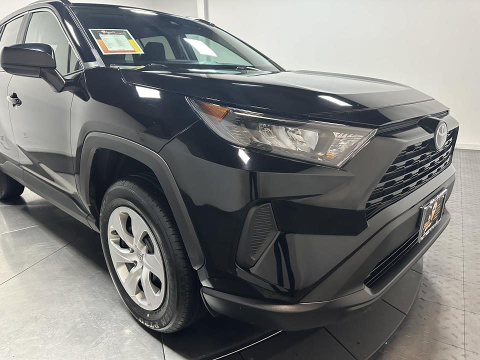 2021 Toyota RAV4 LE 3