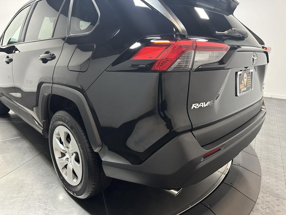 2021 Toyota RAV4 LE 10