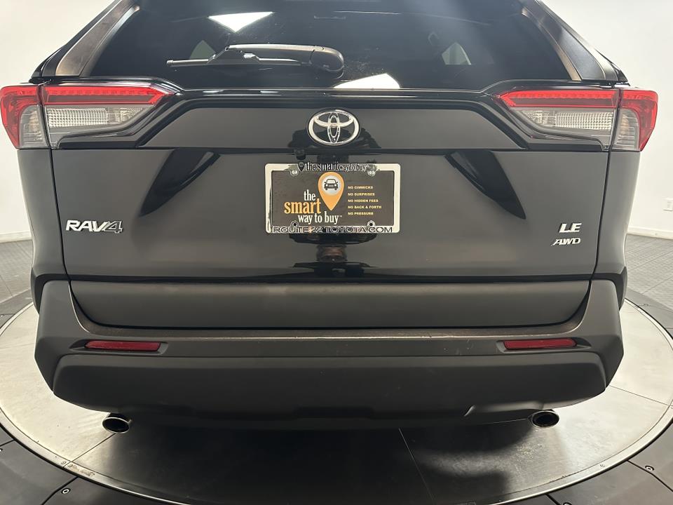 2021 Toyota RAV4 LE 12