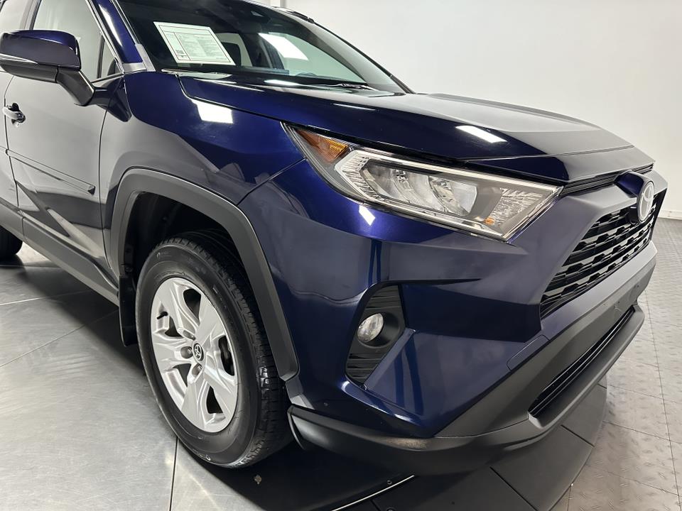 2021 Toyota RAV4 XLE 3