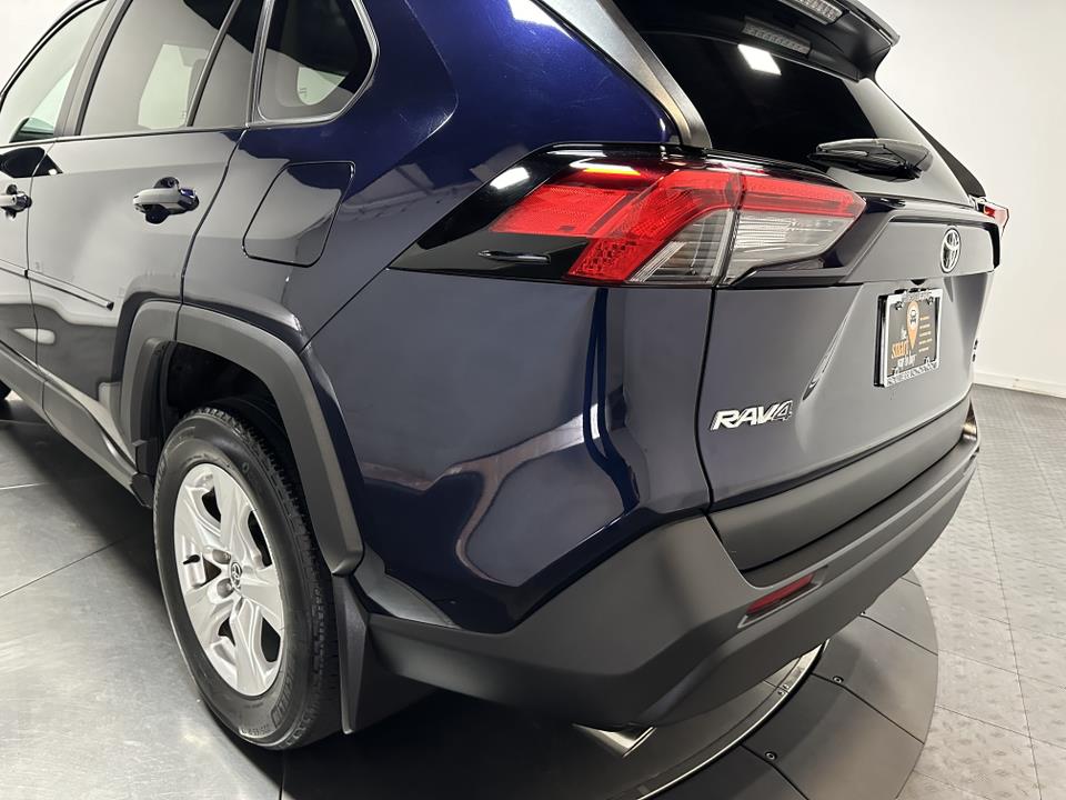 2021 Toyota RAV4 XLE 10