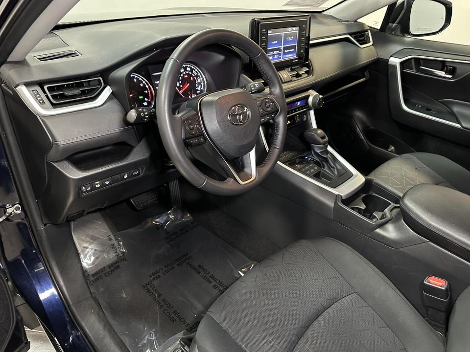 2021 Toyota RAV4 XLE 24