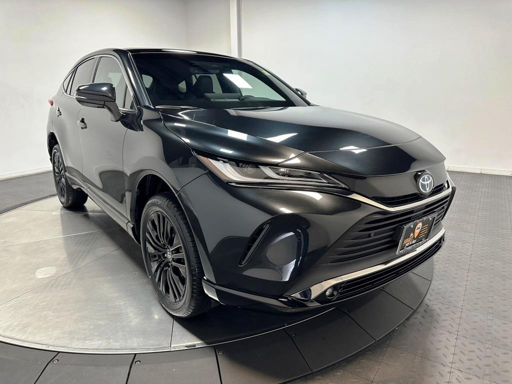 2024 Toyota Venza XLE 2