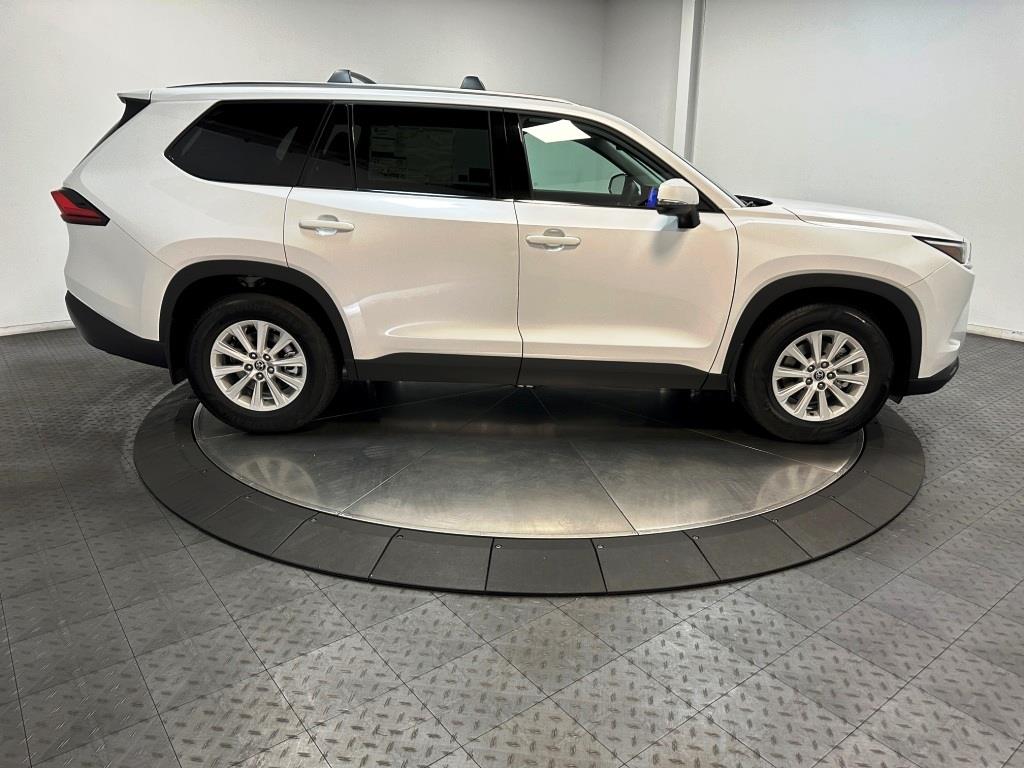 2024 Toyota Grand Highlander XLE 9