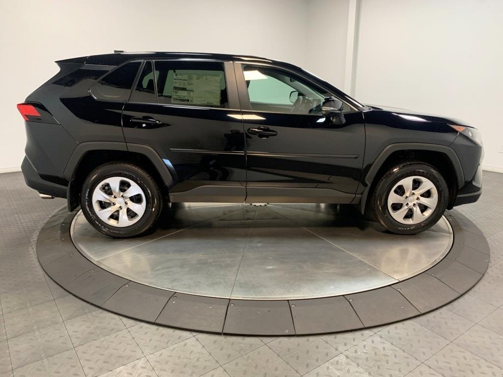 2024 Toyota RAV4 LE 9