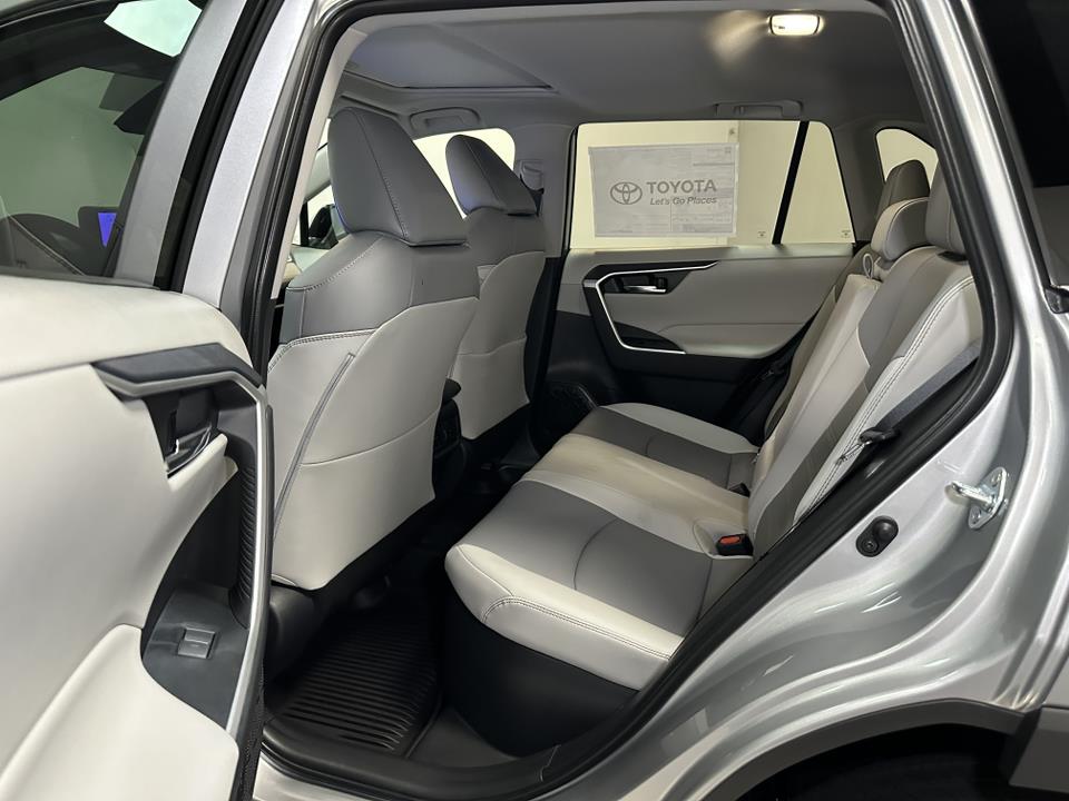 2024 Toyota RAV4 Hybrid XLE Premium 23