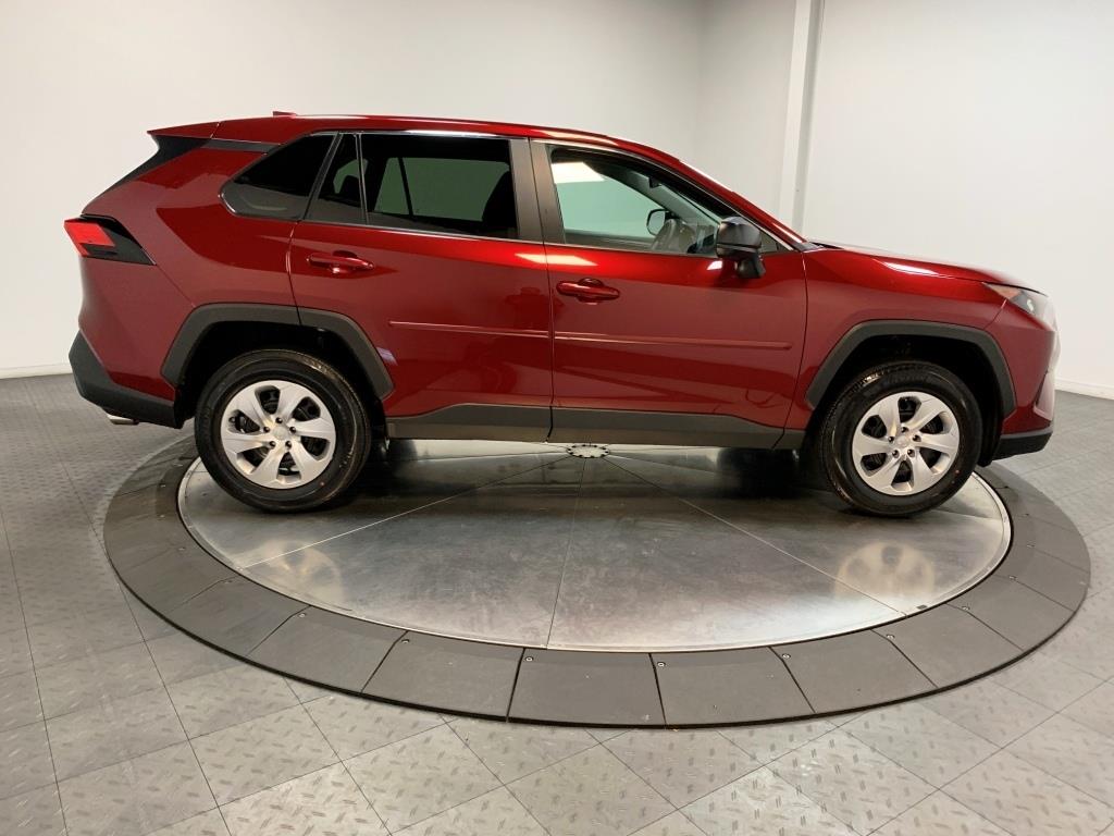 2024 Toyota RAV4 LE 9