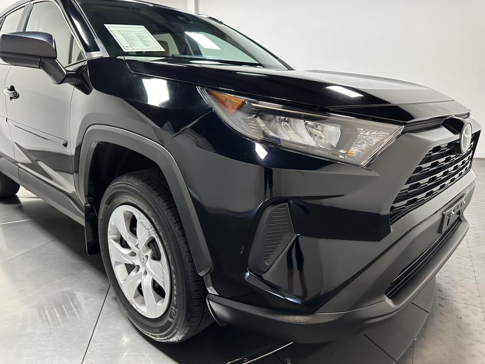 2021 Toyota RAV4 LE 3