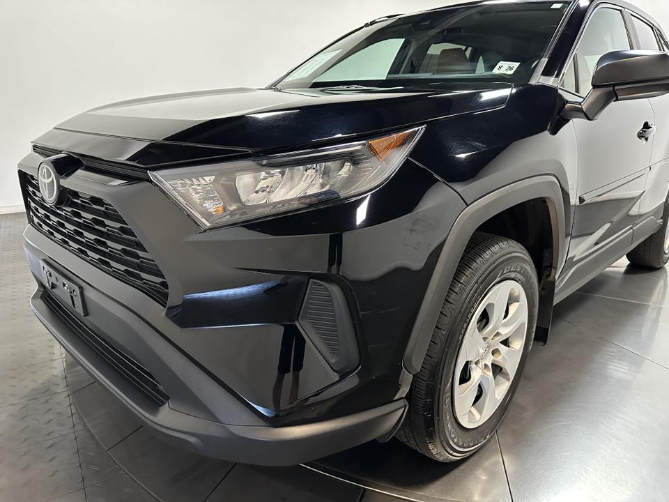 2021 Toyota RAV4 LE 7