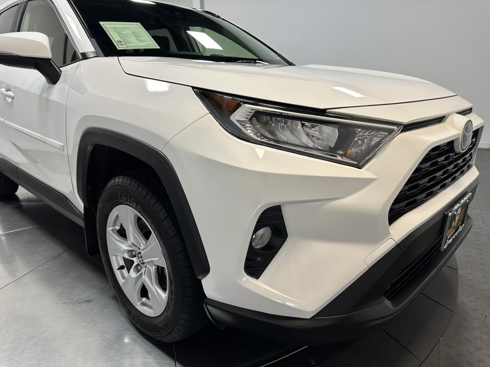 2020 Toyota RAV4 XLE 3