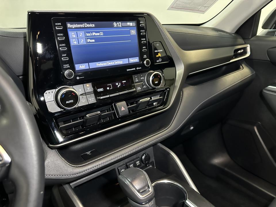 2021 Toyota Highlander XLE 28