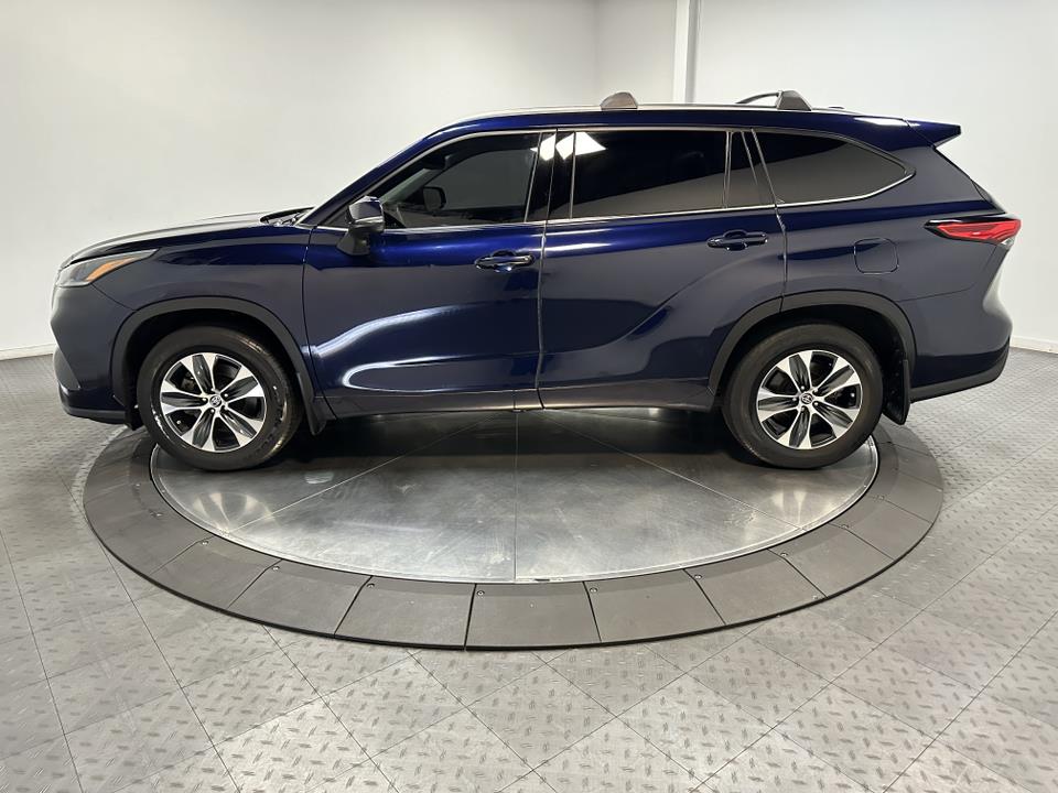 2021 Toyota Highlander XLE 8