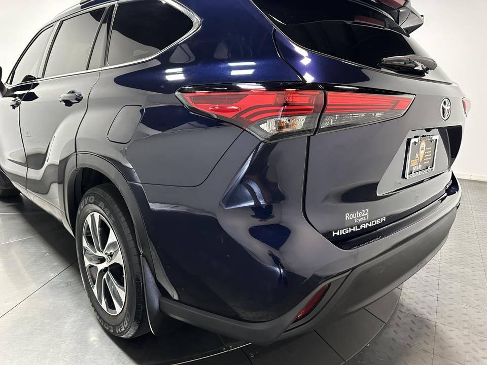 2021 Toyota Highlander XLE 10