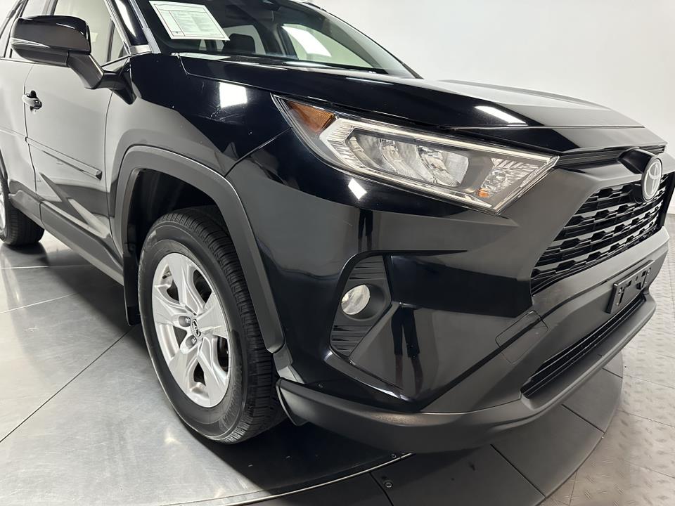 2019 Toyota RAV4 XLE 3