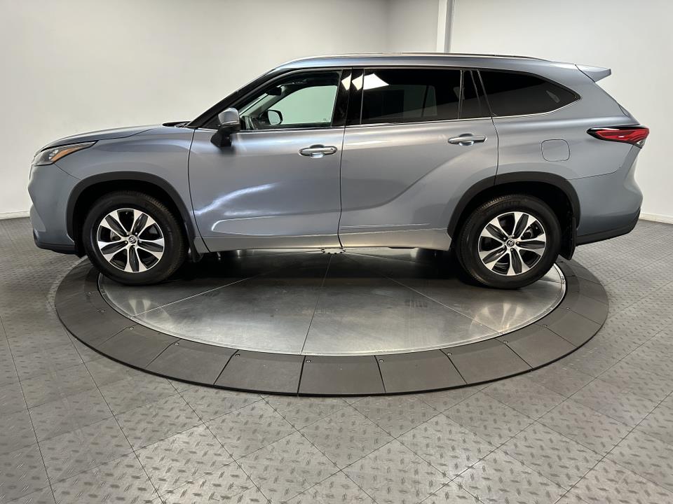 2020 Toyota Highlander XLE 8