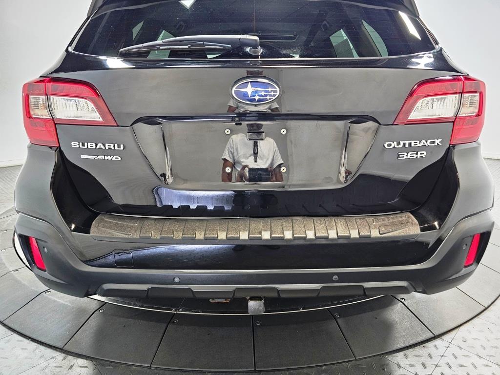 2018 Subaru Outback Touring 12