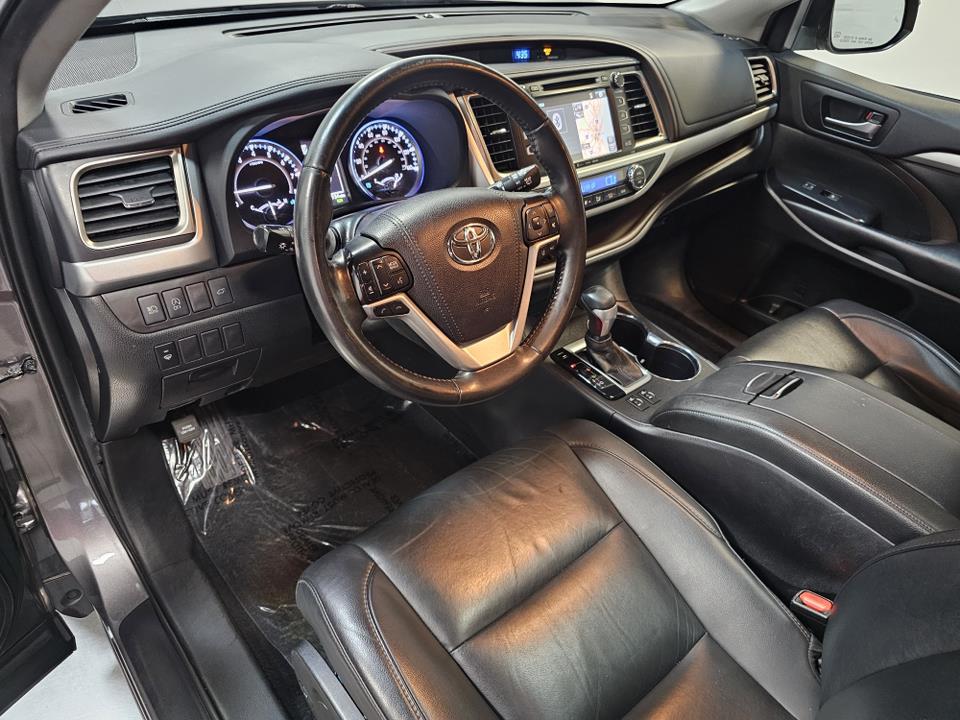 2019 Toyota Highlander XLE 24