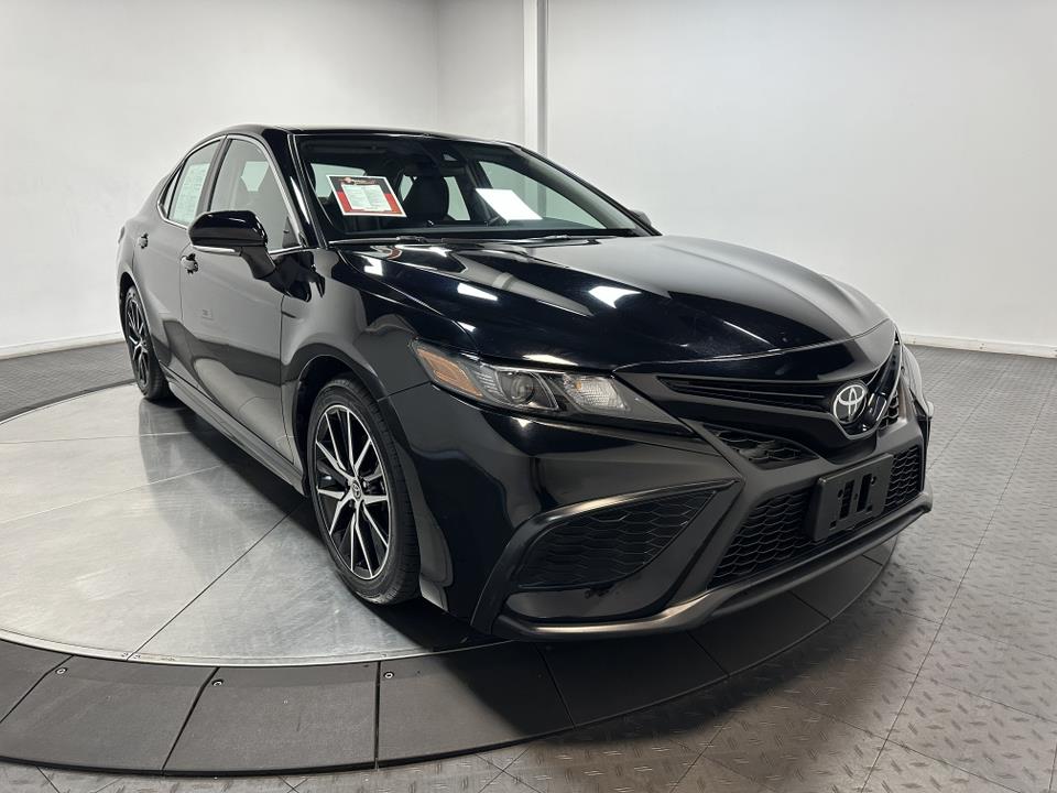 2023 Toyota Camry SE 2