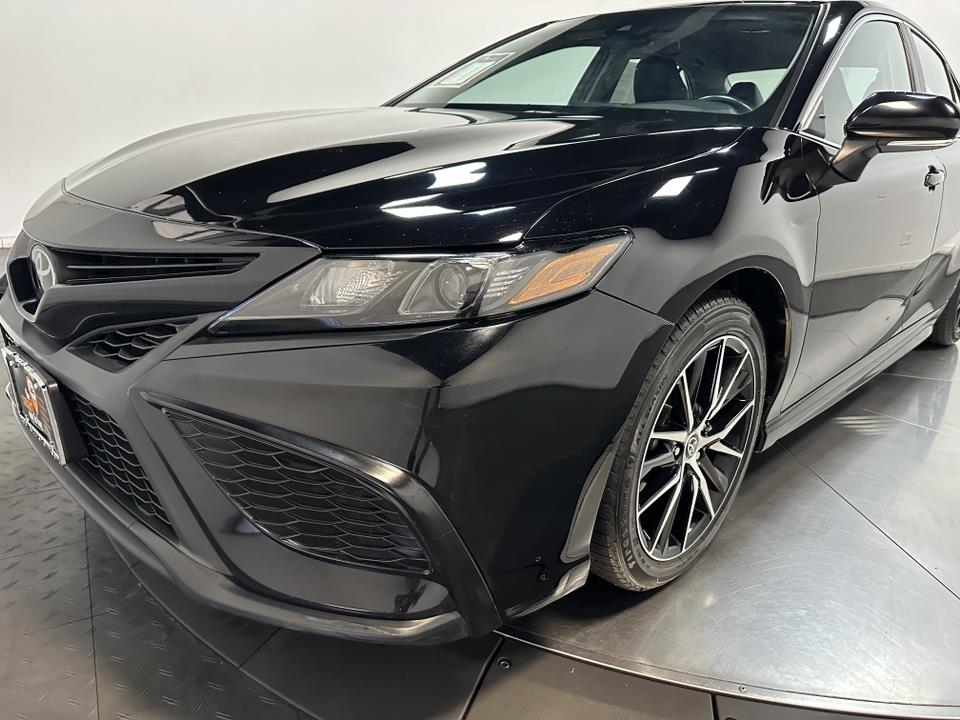 2022 Toyota Camry SE 7