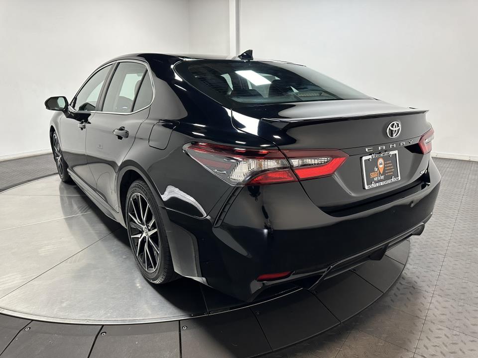 2022 Toyota Camry SE 9