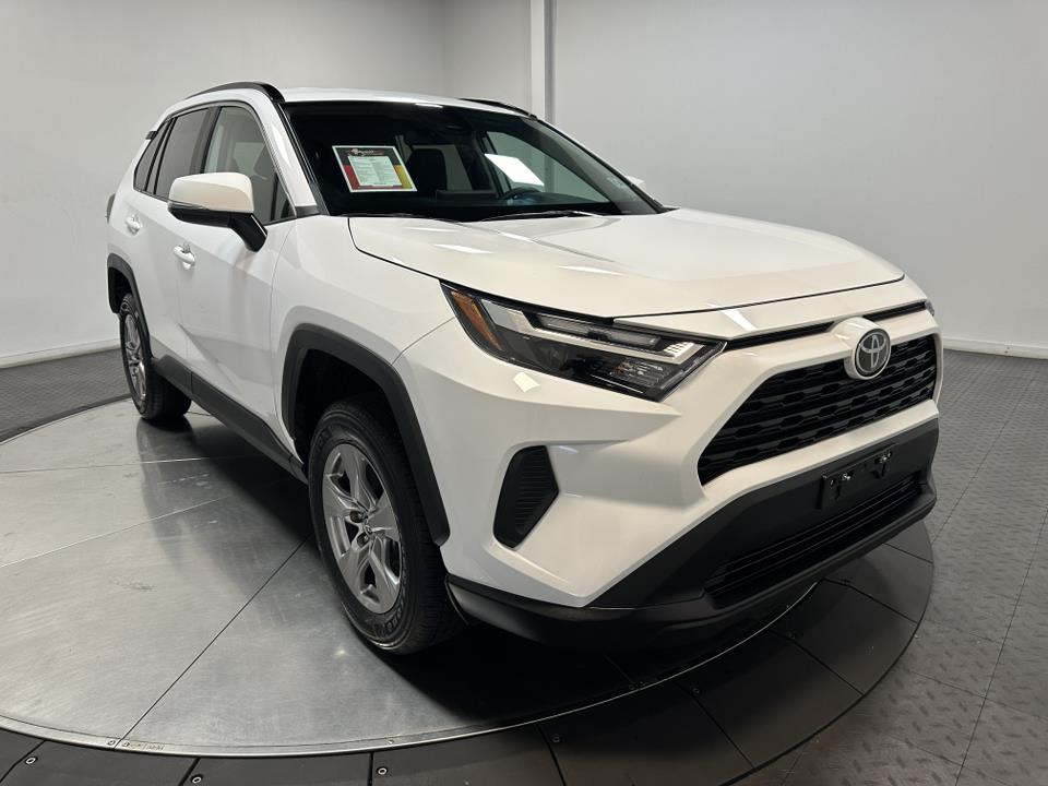 2023 Toyota RAV4 XLE 2