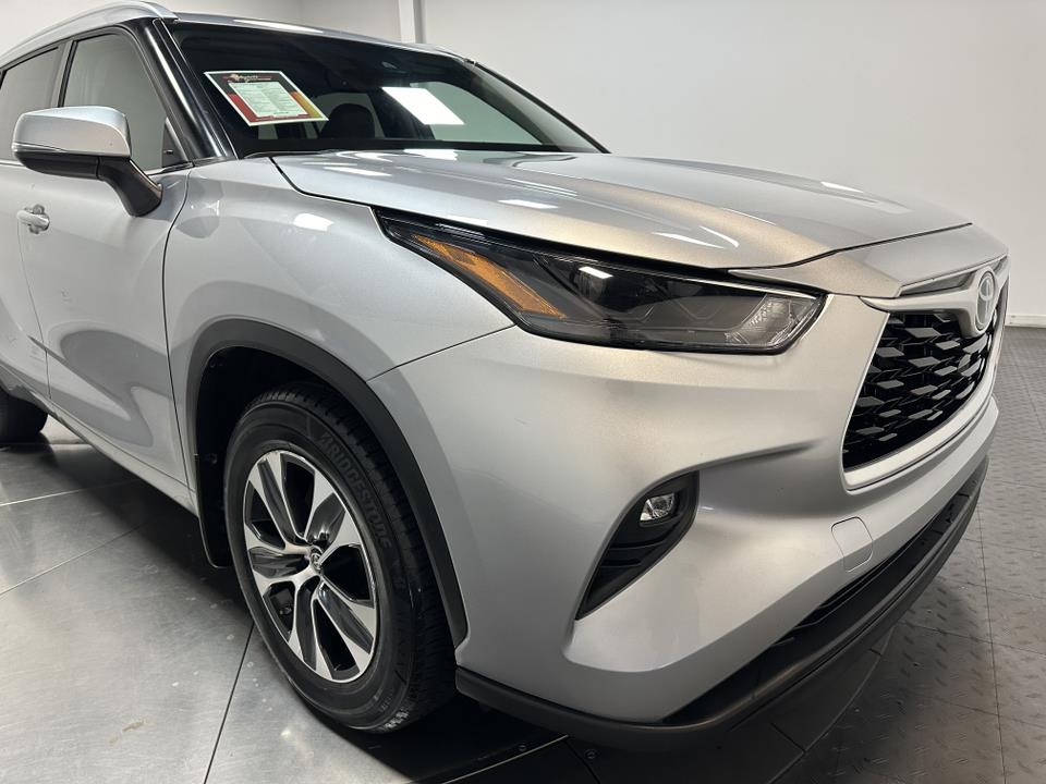 2022 Toyota Highlander XLE 3