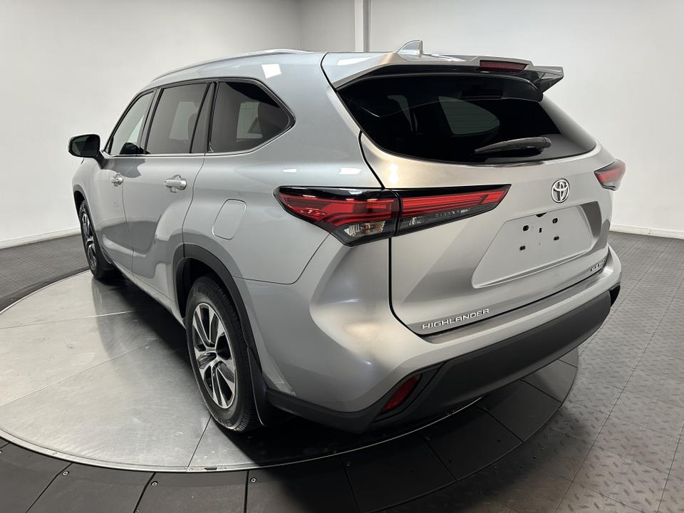 2022 Toyota Highlander XLE 9